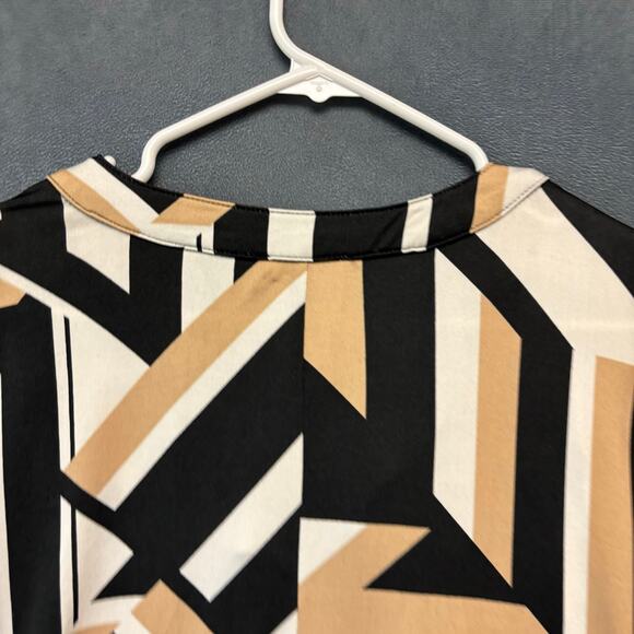 AUW Plus Size 1X Geometric Print Stretch Blouse Gold Button Shoulder Busines - Picture 8 of 9